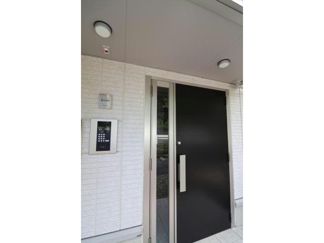 入口はオートロックです シトリン