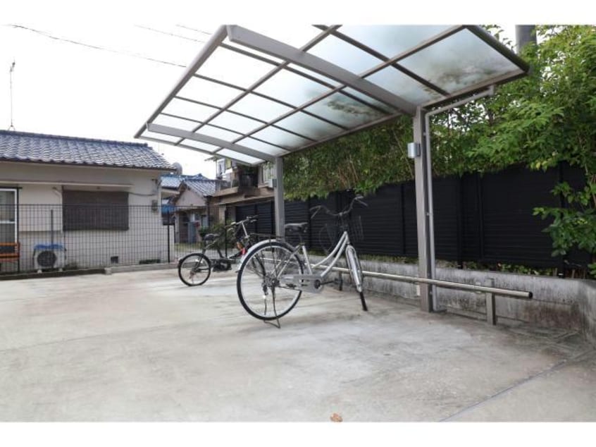 駐輪場 シトリン