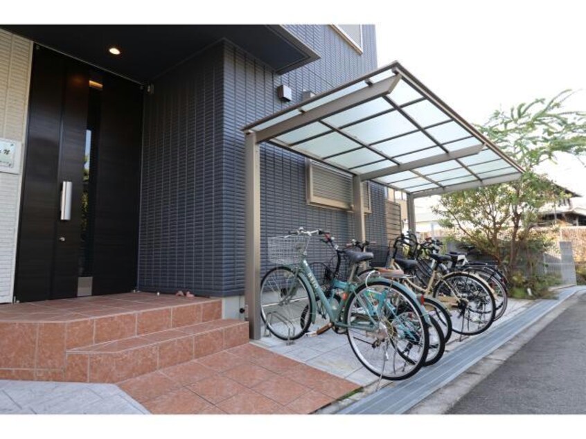 駐輪場 コスタペルラ・N