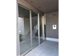 オートロック付き自動ドア