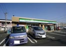 ファミリーマート豊橋飯村北三丁目店(コンビニ)まで720m ハイツハナイ