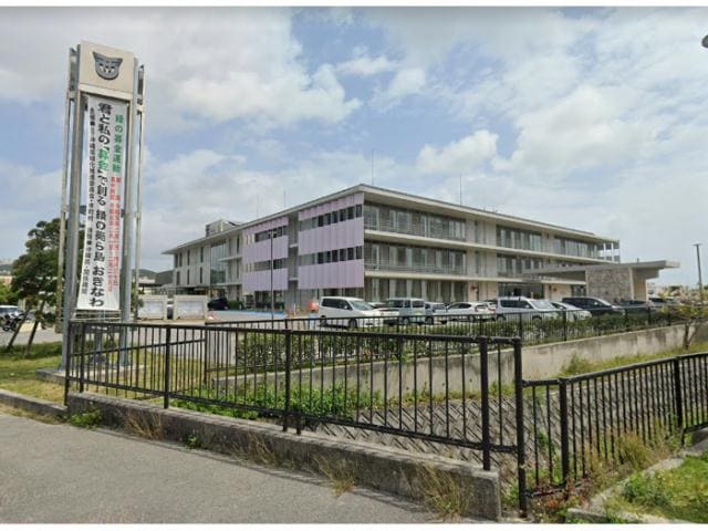 西原町役場(役所)まで3072m シェリート・リンド