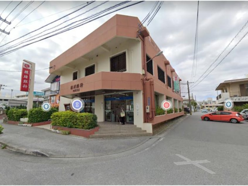 琉球銀行内間支店(銀行)まで358m ビクトリーヒルズ