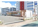 セブンイレブン浦添城間4丁目店(コンビニ)まで529m マンション１３６
