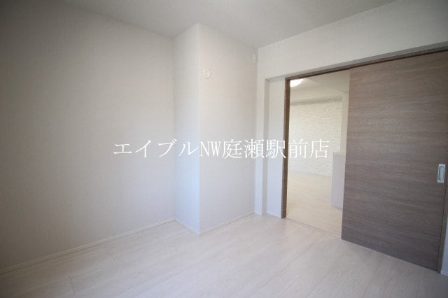  Shallow Garden　A棟