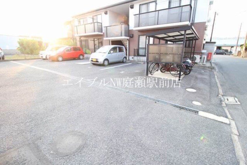 駐車場 サンライズフジＡ棟