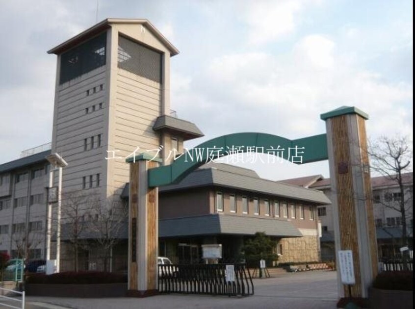 岡山市立御南小学校(小学校)まで201m カーサ・リアン