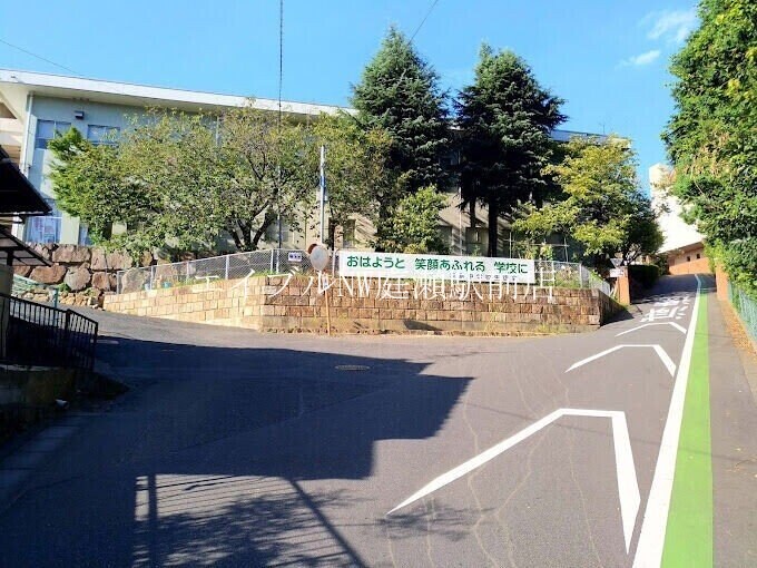 早島町立早島中学校(中学校/中等教育学校)まで1075m エクセレンス早島D