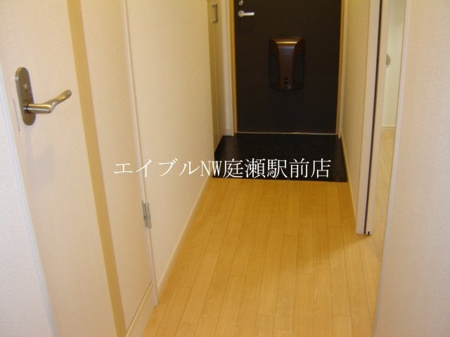 玄関（イメージ） ルナロベリア