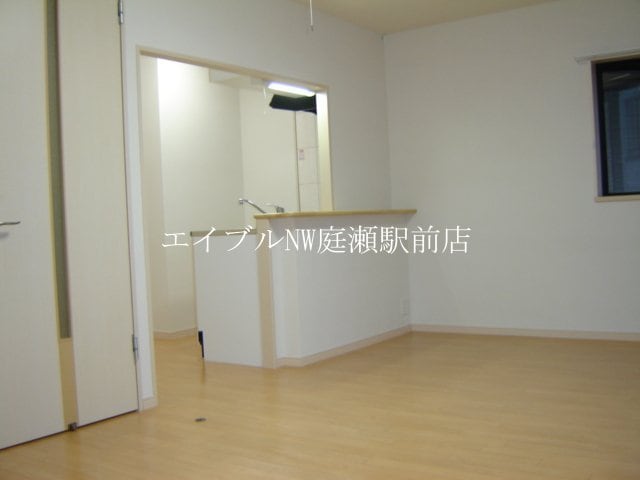 リビング（イメージ） ルナロベリア