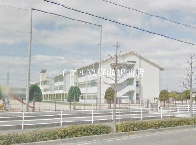 倉敷市立倉敷南小学校(小学校)まで793m プランク・ラヴィーン　A棟