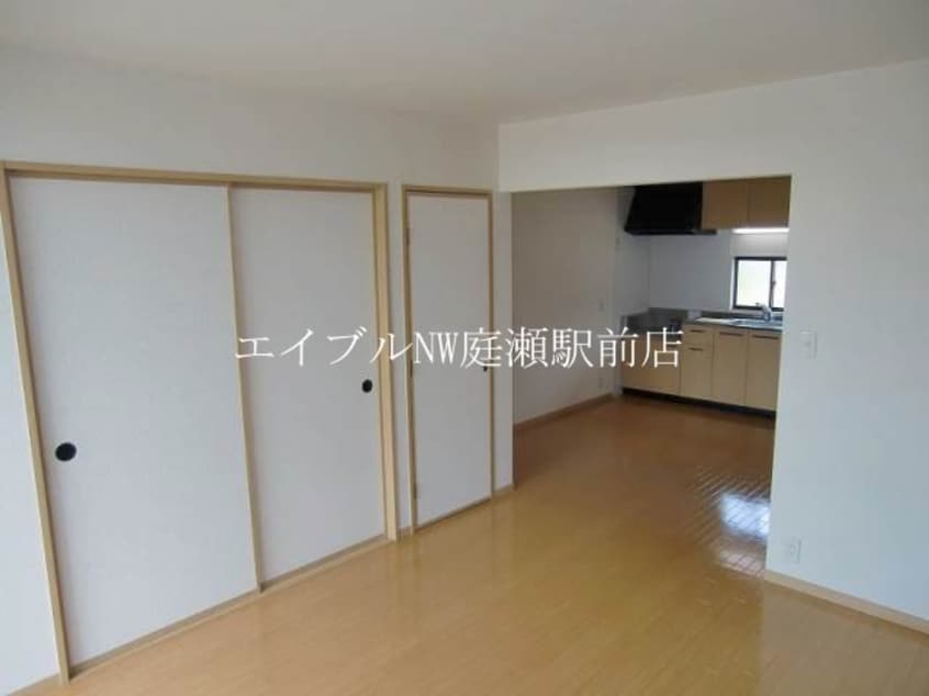 リビング アネーロ白石