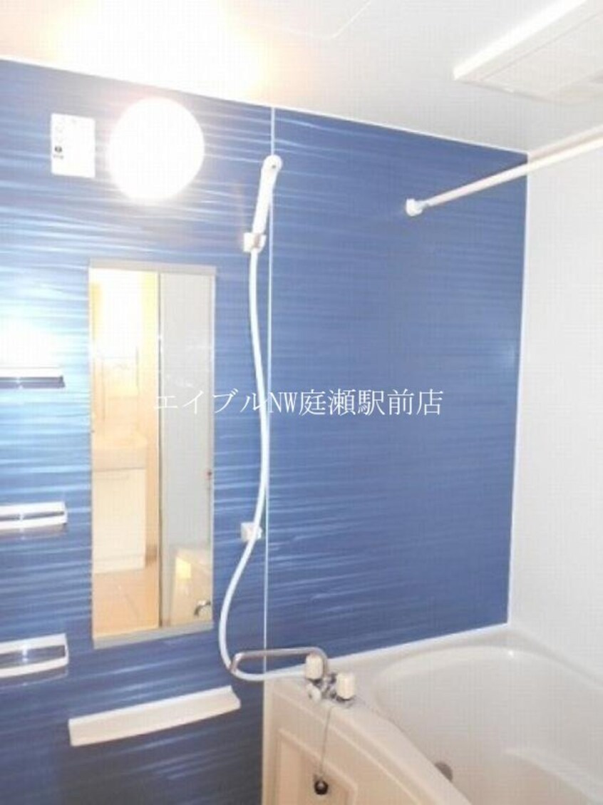  ラ・ベルコリーヌＢ