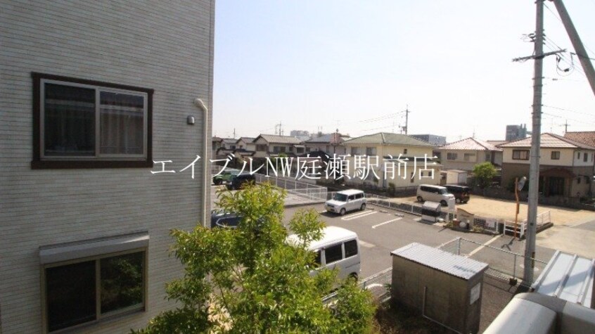  ニューハウジング