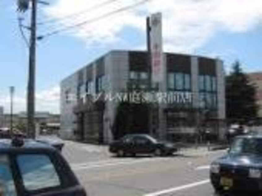 中国銀行(銀行)まで384m ブルーベル