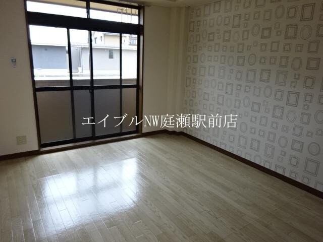 洋室（エアコン、照明付き） エステート山下