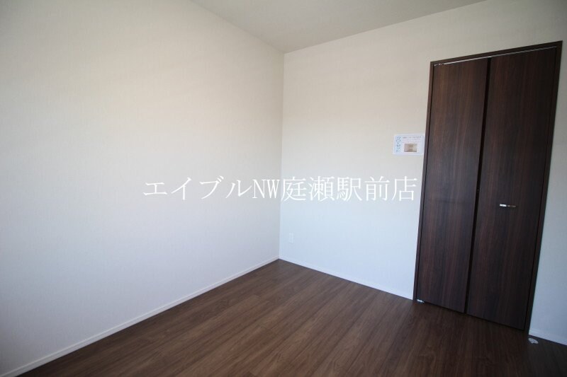  Shallow Garden　B棟