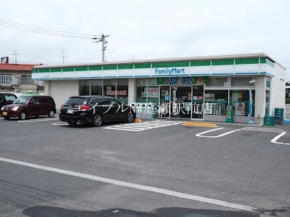 ファミリーマートくらしき駅北店(コンビニ)まで839m mallow北棟