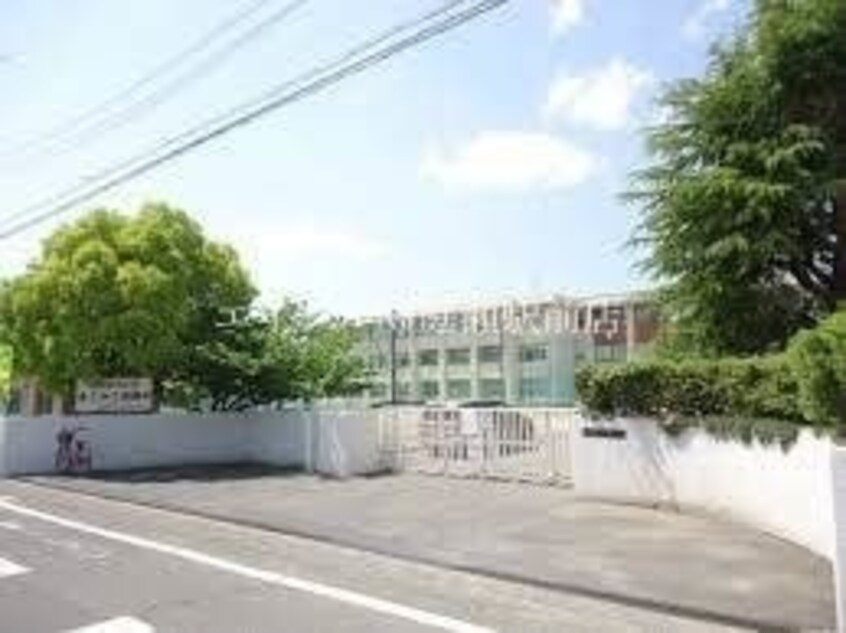 岡山市立吉備中学校(中学校/中等教育学校)まで304m クレイノステラ　庭瀬