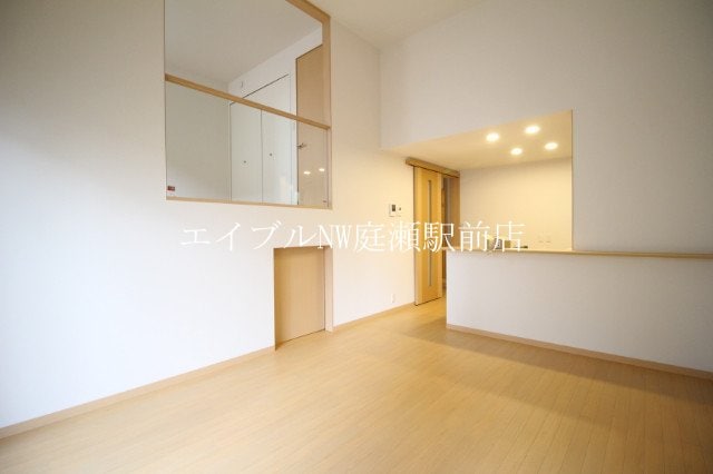 リビング サンリーフ　A棟