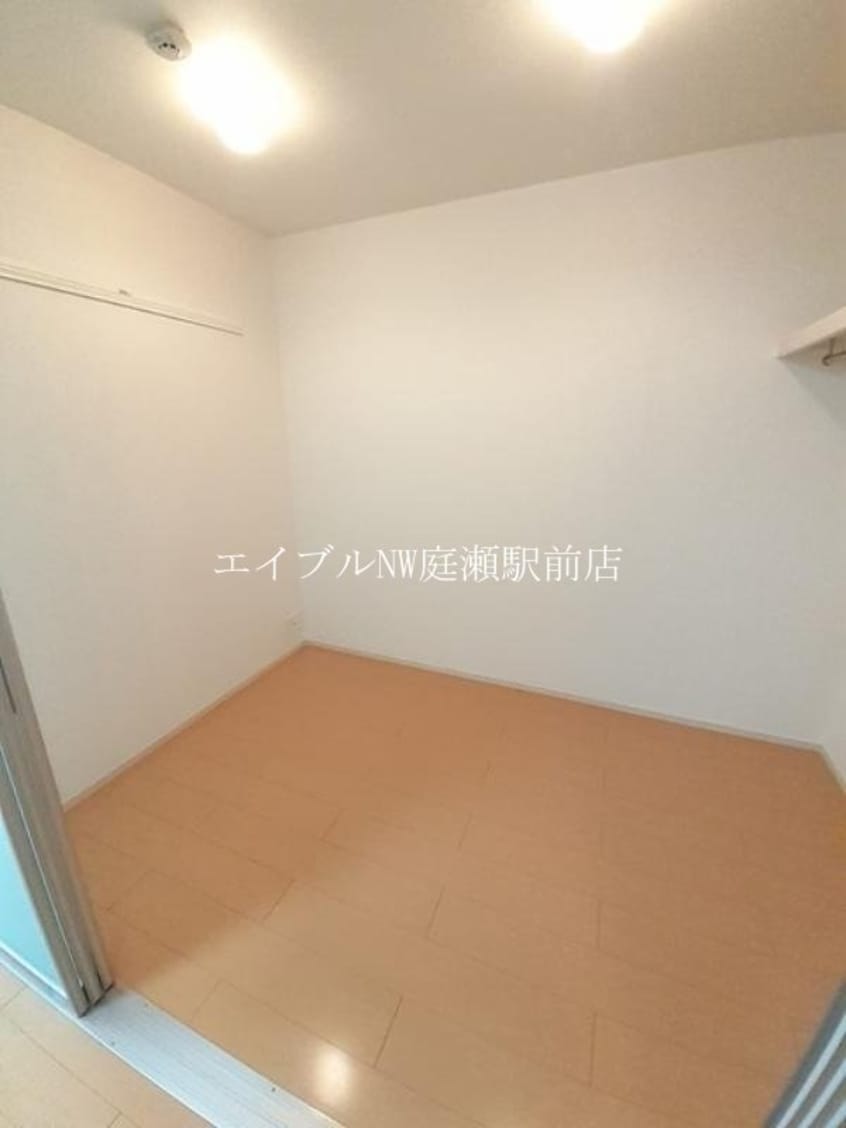  ラ・ベルコリーヌＢ