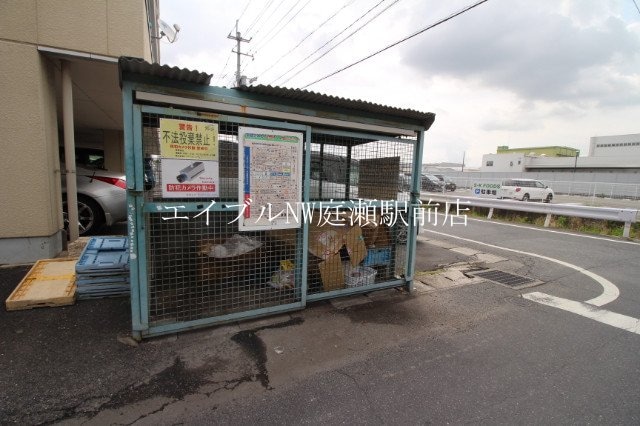 ゴミステーション グランデヒル