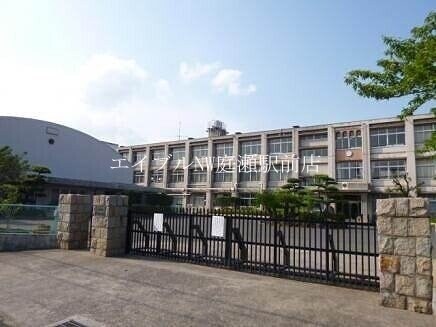 倉敷市立水島小学校(小学校)まで688m リビングタウン連島　Ｆ棟