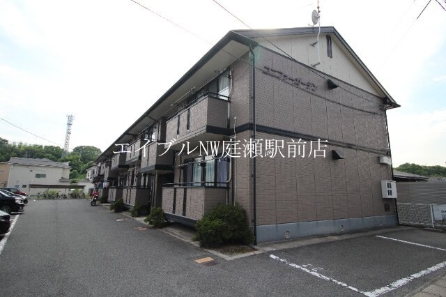  コニファーガーデン　１棟