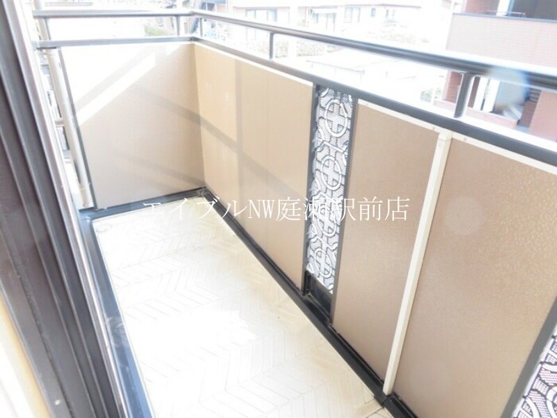  コニファーガーデン　１棟