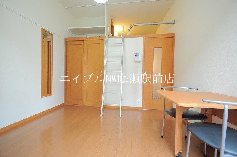  レオパレスピュア高松