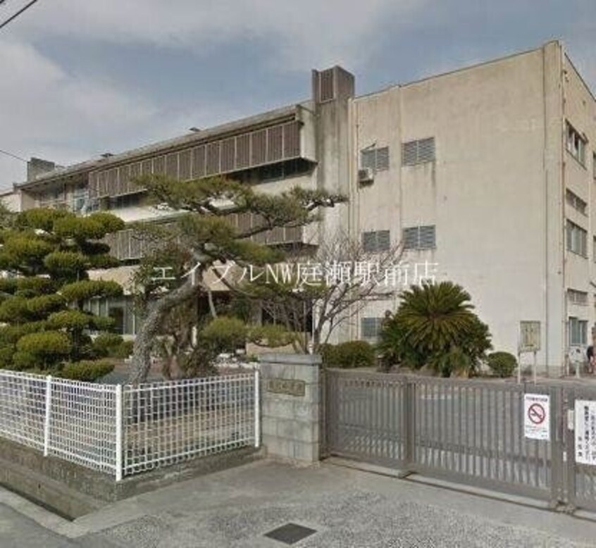 総社市立総社小学校(小学校)まで1111m カルチェラタンD