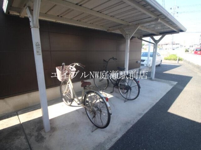  レオパレスアイボリーＤ