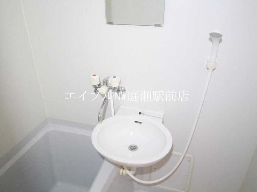  レオパレスアイボリーＤ