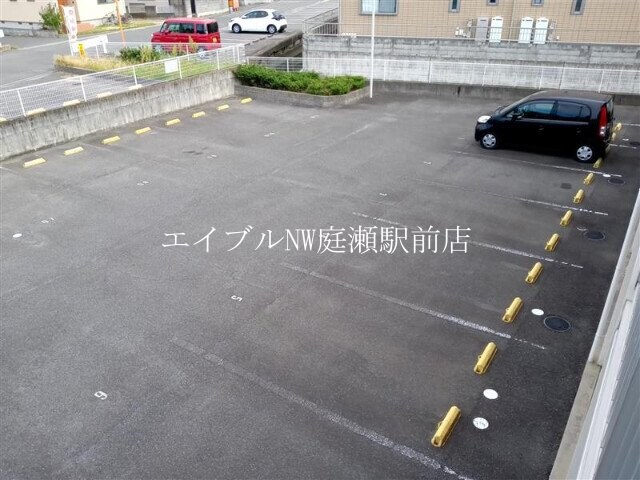  レオパレスアイボリーＤ