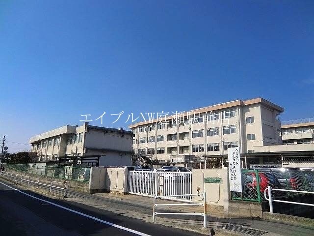 岡山市立中山小学校(小学校)まで2116m レザンカルチェ