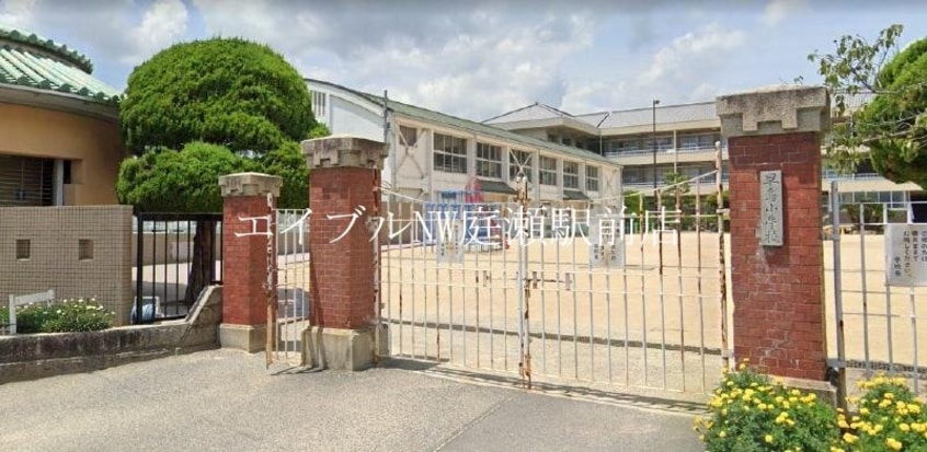 早島町立早島小学校(小学校)まで595m ピュアウィンド　Ｂ