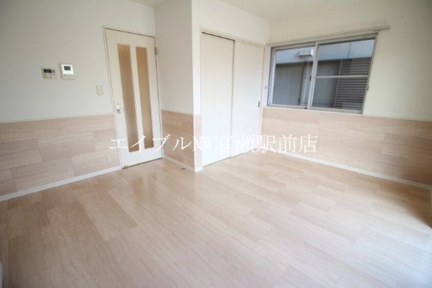 リビング othello伍番館