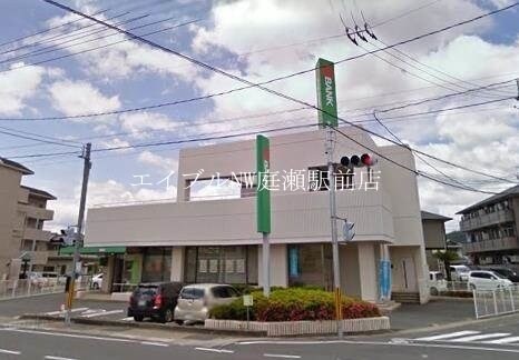 トマト銀行津高支店(銀行)まで144m リトルバード横井　Ａ棟