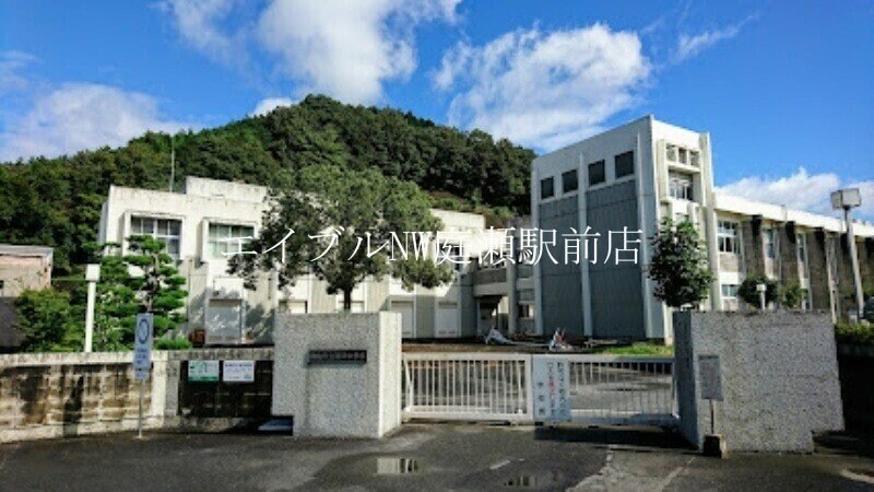 岡山市立御津中学校(中学校/中等教育学校)まで9054m ヴィラナリー建部1号棟