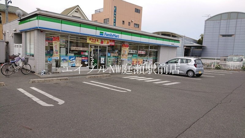 ファミリーマート岡山西長瀬店(コンビニ)まで248m ことぶき北