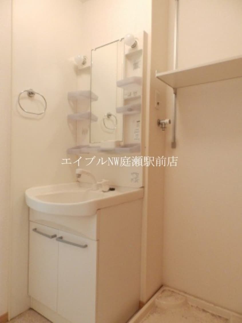  アシュランス　B棟