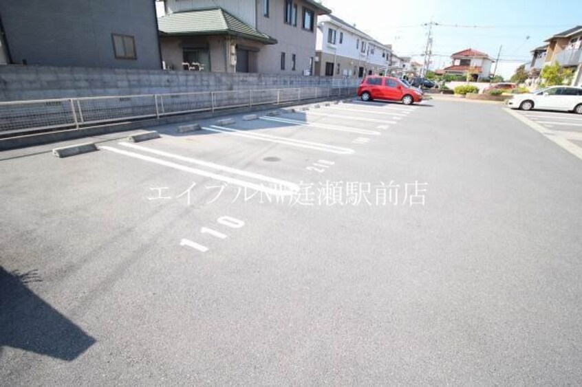 駐車場 グランマストティアラ　Ｂ棟