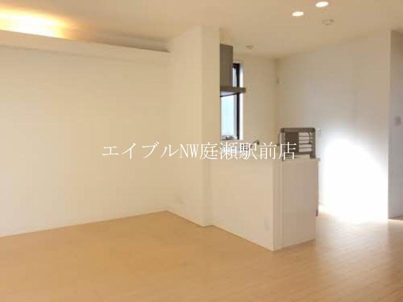  ラ・ルミエール　エスト