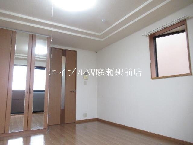 洋室（出窓付き） パッシオ　デウス