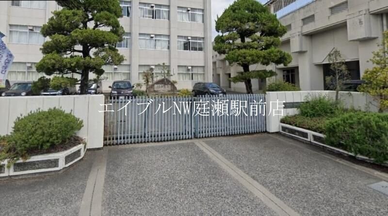 岡山市立中山中学校(中学校/中等教育学校)まで1051m 一宮戸建