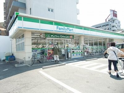 ファミリーマート岡山庭瀬店(コンビニ)まで859m セントラル参番館