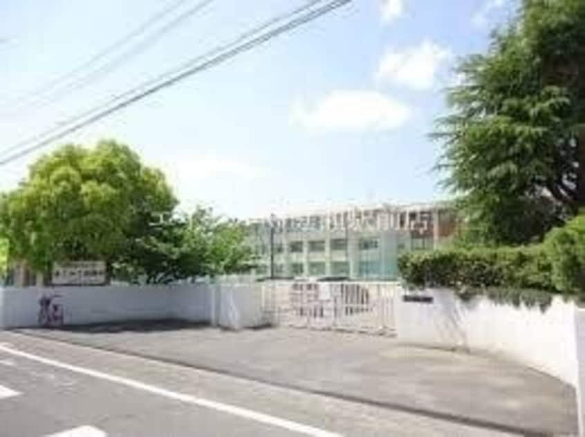 岡山市立吉備中学校(中学校/中等教育学校)まで812m REGALEST 庭瀬Ⅱ