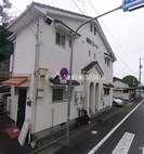 鶴形コートの外観