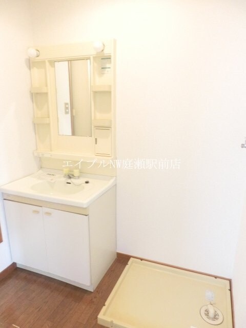  ニュ－シティ安本