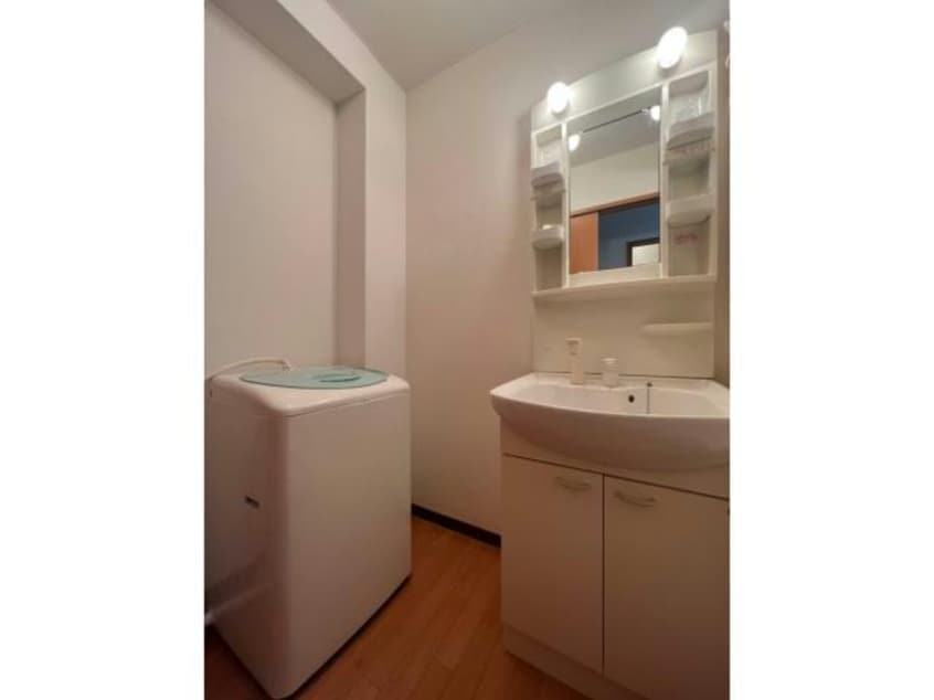 独立洗面台 有里館